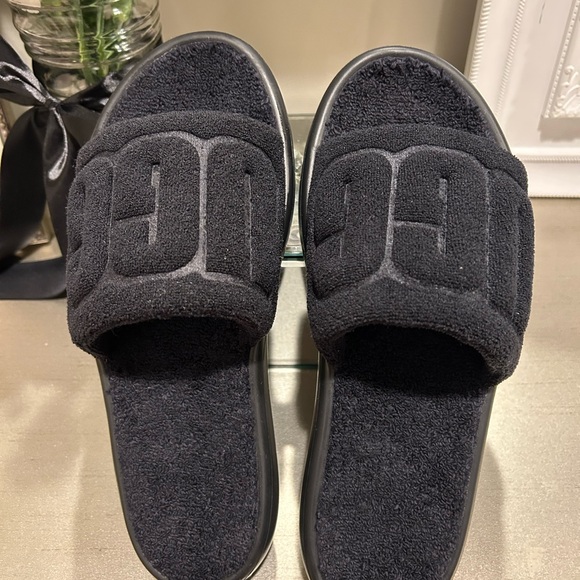 UGG Black Fuzzy Slide Sandals - Picture 2 of 8